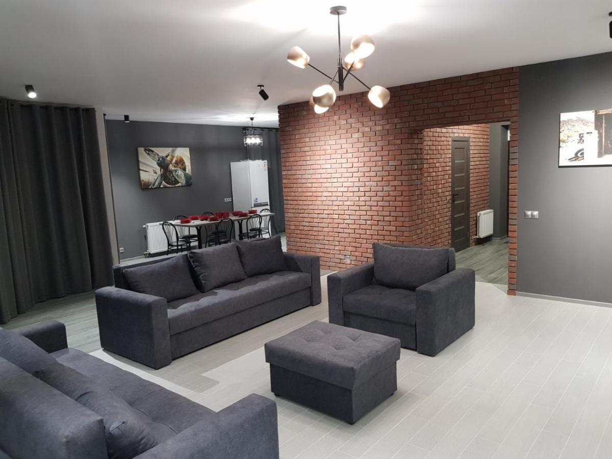 Uzhorod 3 Room Lovely House מראה חיצוני תמונה