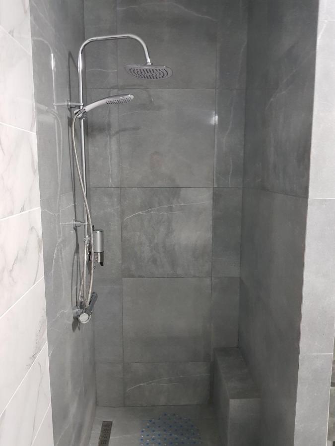 Uzhorod 3 Room Lovely House מראה חיצוני תמונה