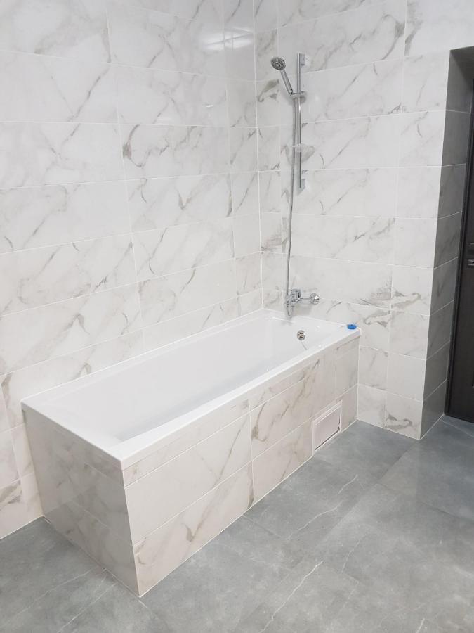 Uzhorod 3 Room Lovely House מראה חיצוני תמונה